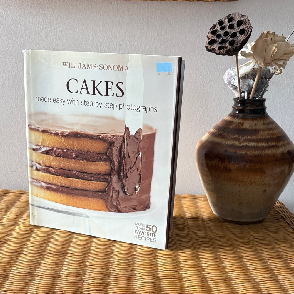 “Williams-Sonoma Mastering: Cakes, Frostings & Fillings"  by Elinor Klivans.